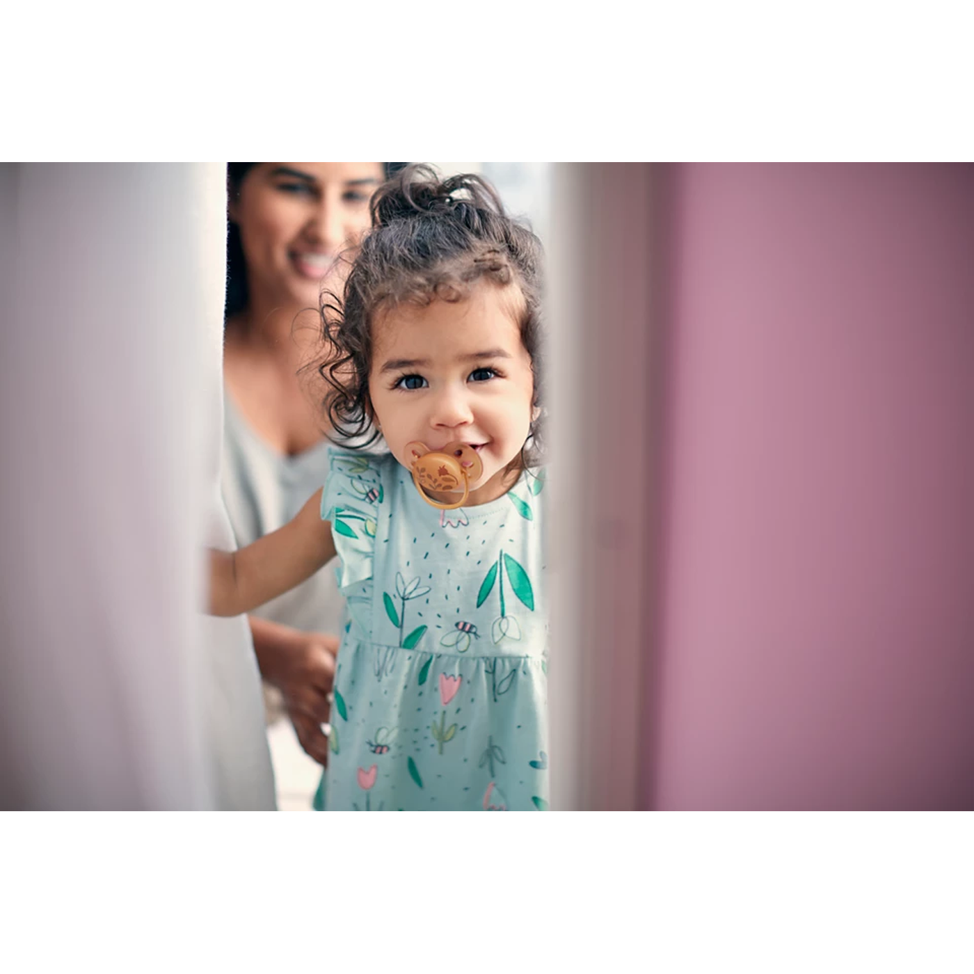 Philips Avent Ultra Soft Soother (6-18 أشهر) عبوة من قطعتين